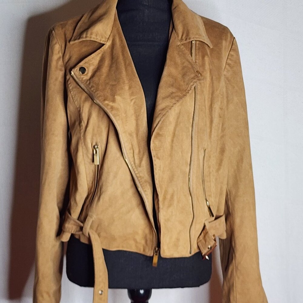 Wildflower Tan Poly Faux Suede Belted Cropped Moto Jacket with Gold Accents Sz M - Picture 2 of 16